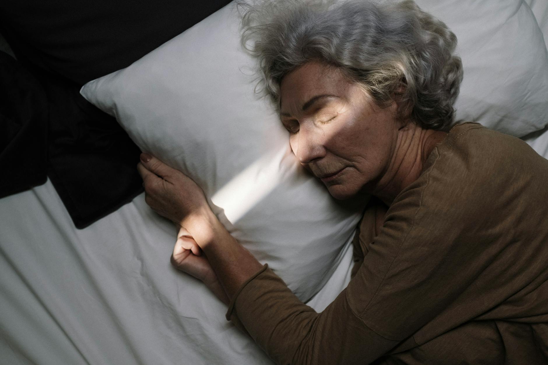 How to Change Sleep Position: 2026 Expert Guide for Better